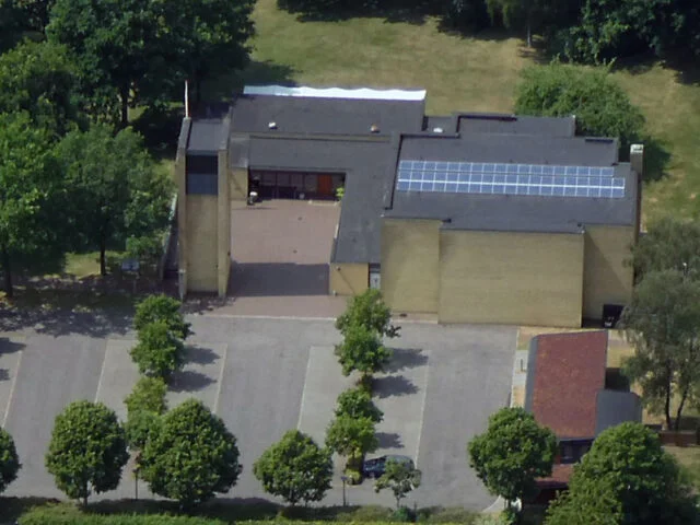 Solceller på Simon Peters kirke i Kolding. Foto fra kirkens hjemmeside